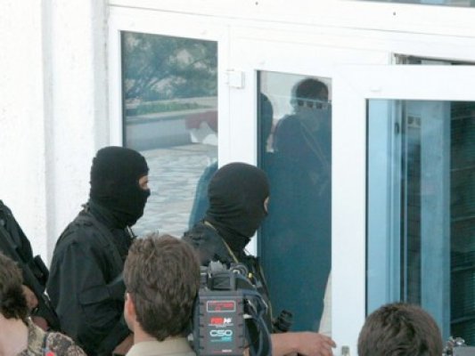 Poliţiştii constănţeni ar fi bătut ofiţerul sub acoperire fiindcă ar fi 